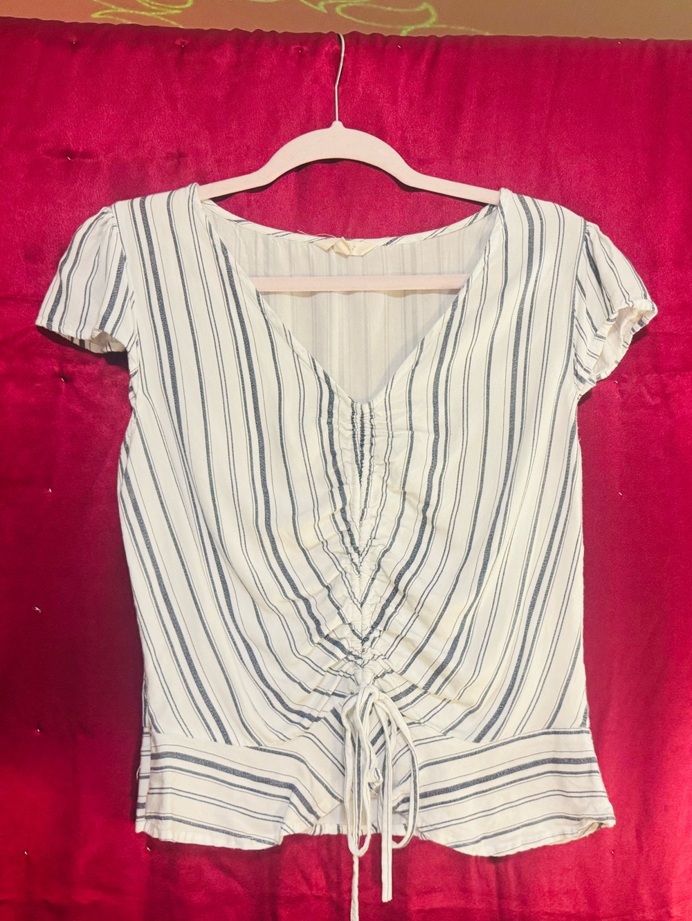 👑 Size Small Women's White & Navy Striped Cinch-Front V-Neck Blouse